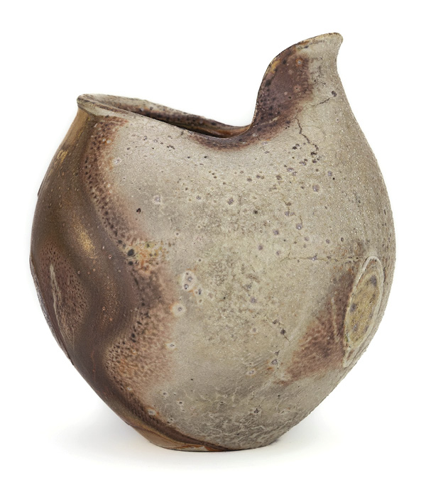 1 Johnny Arvizu’s katakuchi, 4 in. (10 cm) in height, Arvizu Test Soda Clay, Arvizu Variation of Bisque Flash Flashing Slip, soda fired to cone 10, reduction cooled.