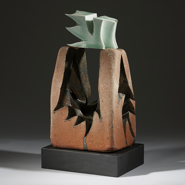 1 Dong Hee Suh’s The Morning Star (Revelation 2), 14 in. (36 cm) in height, earthenware, porcelain, 2023.