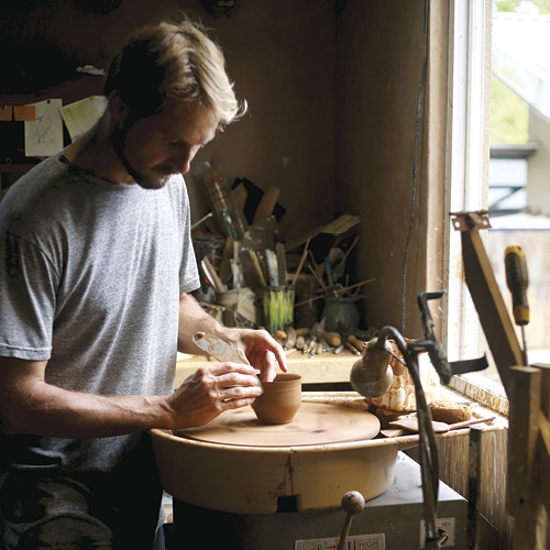 Working Potter: Matias Braun article thumbnail