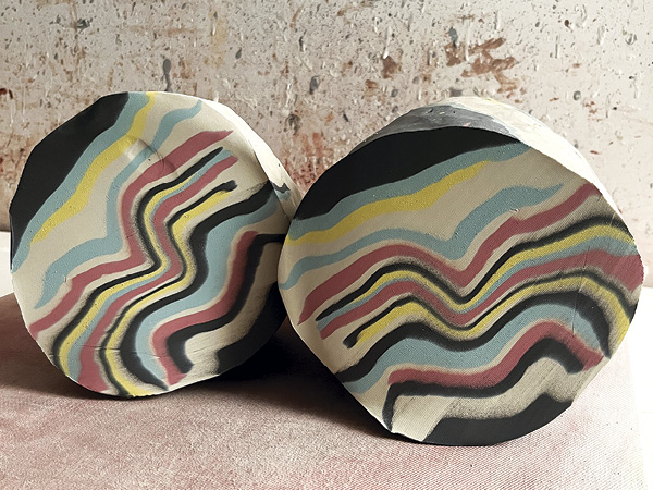 9 The cross-section reveals the beginning of the agateware pattern.