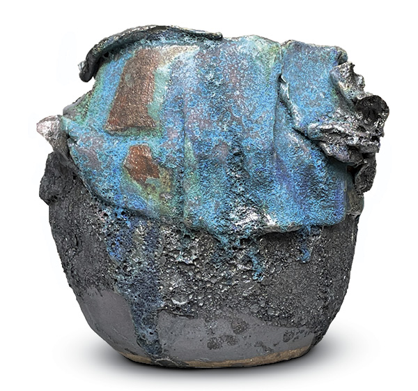 1 Caroline Blackburn’s No. 771, 9½ in. (24.1 cm) in height, stoneware, 2022.