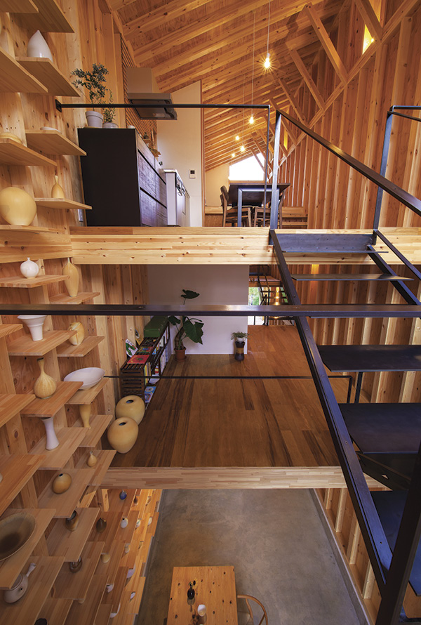 3 Interior view of Ryuji Iwasaki House, 2013. 1–3 Architect: Norio Yoshinaga, Office for Environment Architecture. Photos: Yuko Tada.