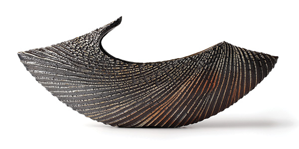 1 Kazuya Ishida’s Ripple Crescent (Crescent Moon), 23½ (60 cm) in length, stoneware, 2023.