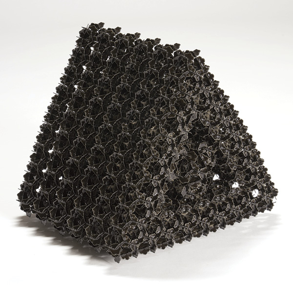 6 Xiang-xi Kong’s The Beehive, 15¾ in. (40 cm) in width, porcelain, 2023.