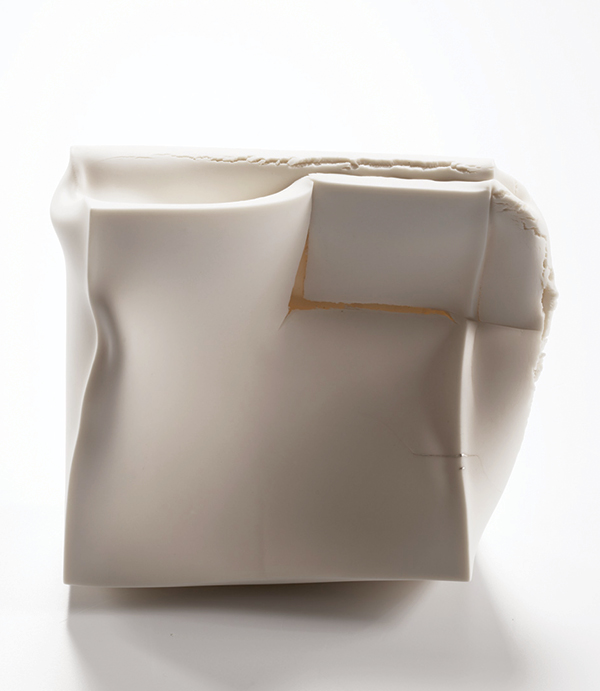 2 Elizabeth Degenszejn’s Rupture, 63/4 in. (17 cm) in width, slip-cast and handbuilt Parian clay, fired to 2264°F (1240°C), fine silver, 2022.
