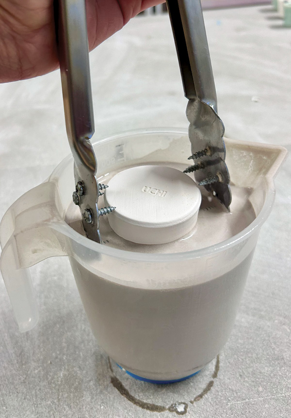 3 The slender design of this gripping mechanism allow for dipping into narrow containers of small amounts of glaze.