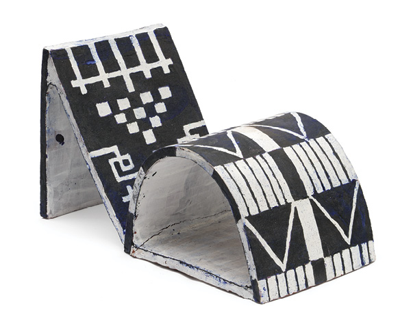 4 Letter with Bridge, 16 in. (40.6 cm) in width, glazed earthenware, 2024. Photo: Greg Carideo.