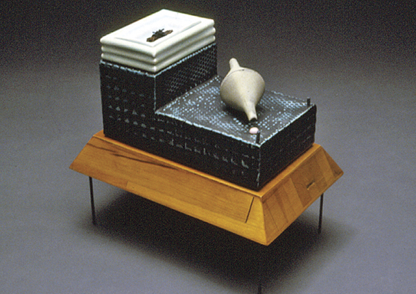 9 Untitled assemblage, 10 in. (25 cm) in length, porcelain, mixed media, 2005.