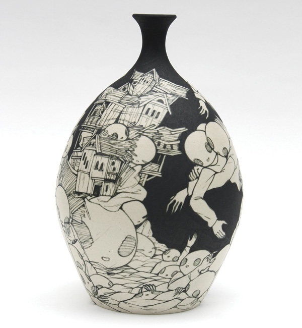 3 Sarah Zeigler and Matthew Skelly’s House/Home Vase, 8½ in. (22 cm) in height, porcelain, 2023.