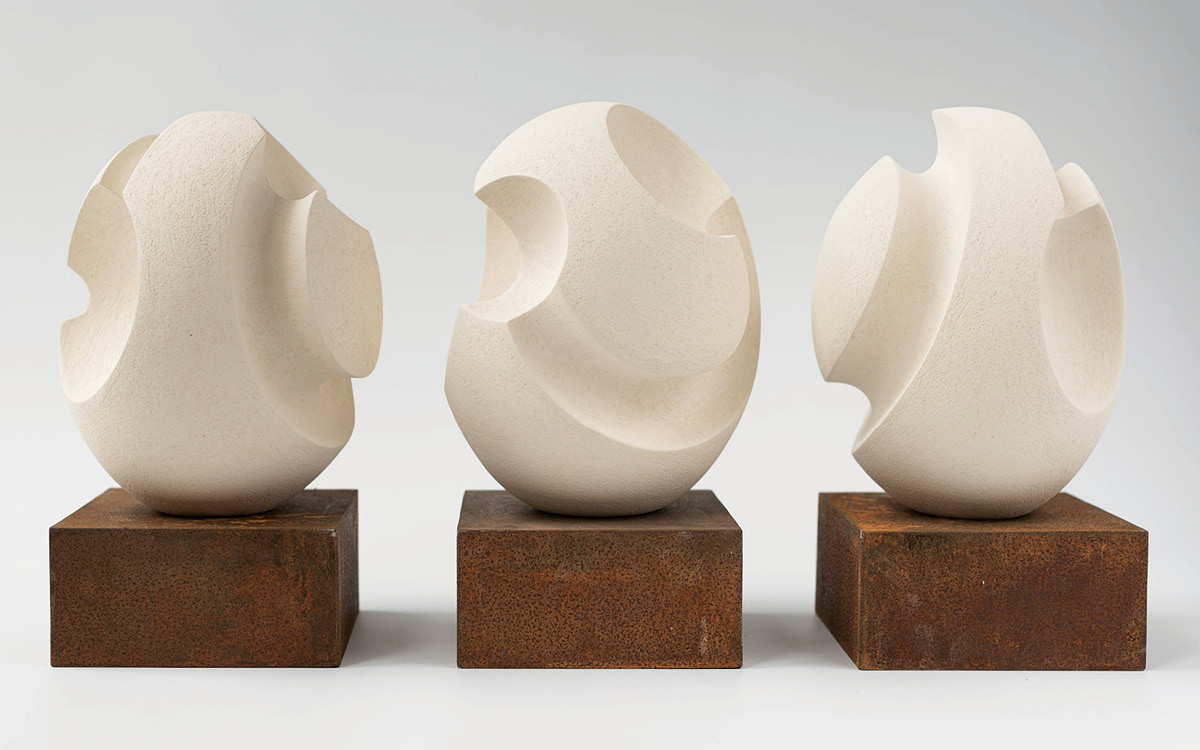 1 James Oughtibridge's White Stoneware Triptych, 11.8 in. (30 cm) in height, fired to 2156°F (1180°C), 2019. Installed at Marchmont House, Scotland. Photo: David Fulford.