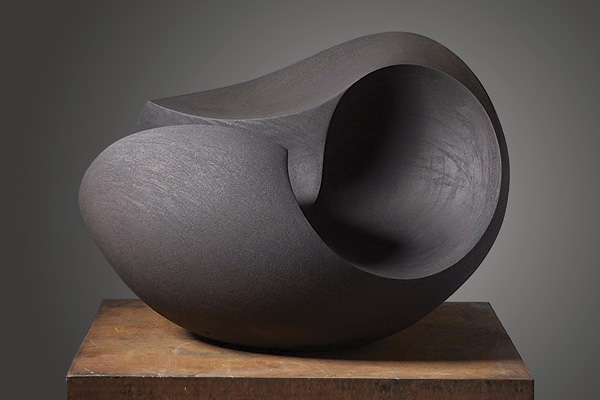 6 James Oughtibridge's Jet Black Concave form, 23.6 in. (60 cm) in length, black clay, fired to 2192°F (1200°C), 2015. Photo: Sylvain Deleu.