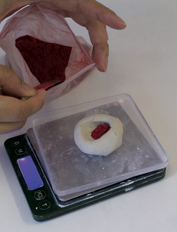 1 Measure stain and add to the gloop glaze clay ball.
