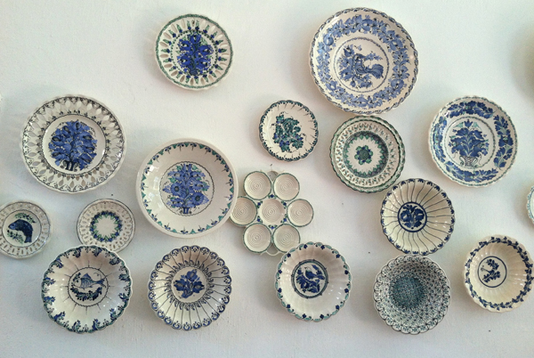 1 Csúcsi style plates, regional clay body, fired to 1796°F (980˚C) in an electric kiln. Photo: John Balla.