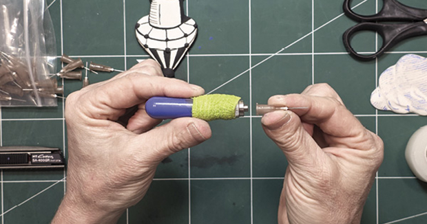 A DIY Underglaze Applicator for Fine-Line Drawing on Clay