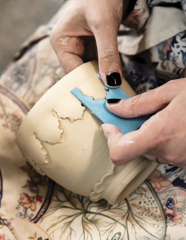 6 Press along the edges of the tool until the desired impression is achieved.