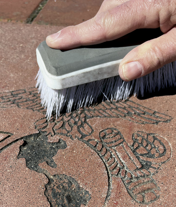 4 Search for great texture in nature or on built objects. If needed, clean the texture location with a scrub brush.