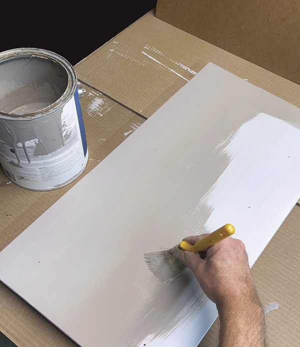 4 Paint the backer board with a neutral color to display a balanced presentation of the underglaze’s chroma.