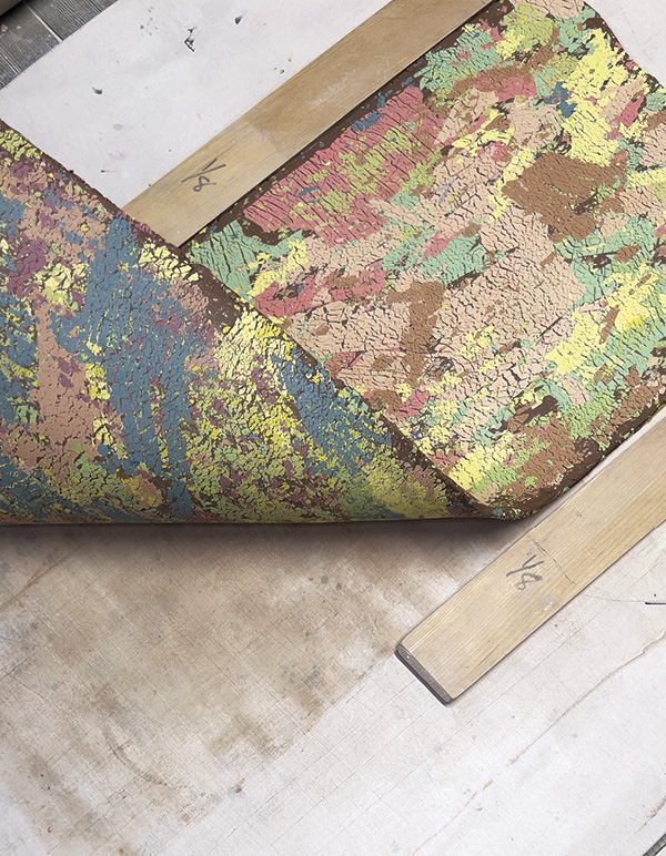 7 Flip the slab to check for even thickness and pattern development.