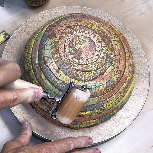 Rag Rug Bowls by Stephen Biggerstaff article thumbnail