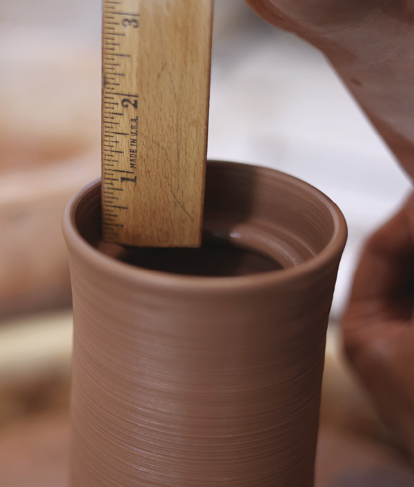 4 The gallery should measure approximately 3/4 inch deep to loosely but securely hold the locking lid.