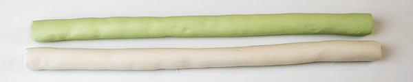 1 Roll stained clay and porcelain into coils of the same thickness and length.