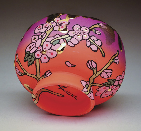 Sakura Sunrise, 4¾ in. (12 cm) in length, porcelain, underglaze, glaze, gold luster, 2023. (alternate view)