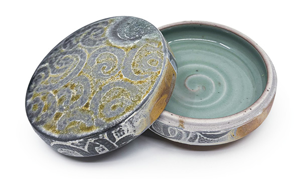 Ian Bassett’s Box, 4 in. (10 cm) in width, wood- and soda-fired stoneware.