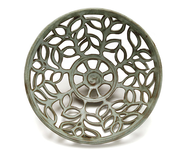 Elizabeth Paley’s Ash Leaves Bowl, 7½ in. (19 cm) in diameter, wheel-thrown and altered stoneware, glaze, fired to cone 6 in oxidation, 2023.