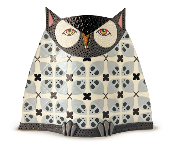 Jennifer Rosseter’s 3 a.m. (Owl), 12 in. (30 cm) in width, handbuilt English Grolleg porcelain paper clay, underglaze, glaze, fired to cone 5 and cone 04, 22K gold luster fired to cone 018, 2023.