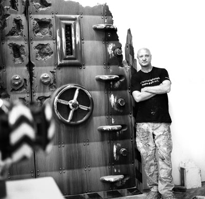 Montgomery pictured with one of his large-scale pieces. Photo: Khrystyna Chekhlata