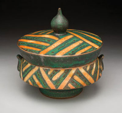 Tureen, 9 in. (23 cm) in height, stoneware, fired to cone 10 in reduction, 2009.