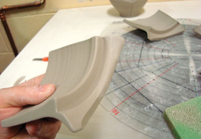 Fig.7 Carve down the lip in the middle to create a curve.