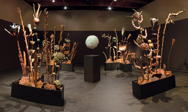 1 Linda Huey’s Dark Garden, 16 ft. (4.9 m) in width, handbuilt, press-molded, and wheel-thrown ceramics, glaze, rebar, wire, shards, metal, glue, cable, plywood bases, 2013.