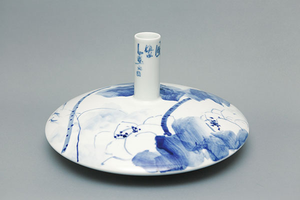 2 Shimo’s Lotus Series #16, 16 in. (41 cm) in diameter, porcelain, 2013.