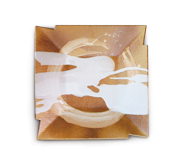 1 Rob Muylaert’s square plate, 14¾ in. (38 cm) in length, 2014.