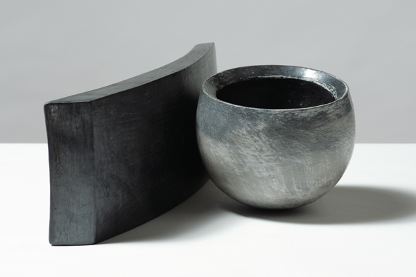 7 Conversation, 6 in. (15 cm) in height, handbuilt double-walled vessels, made of a mixed porcelain and stoneware clay body, burnished, saggar fired to 1940°F (1060°C), 2012. Photo: Graham Murrell.