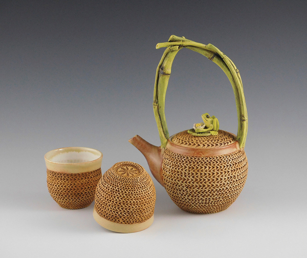 Aso_Frog-Basketry