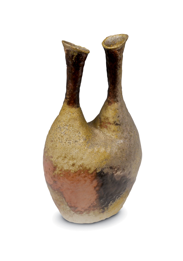 5 Double neck bottle, 19 in. (48 cm) in height, porcelain/stoneware blend, fired to cone 11 in a noborigama, 2016. Photo: Steve Katz.