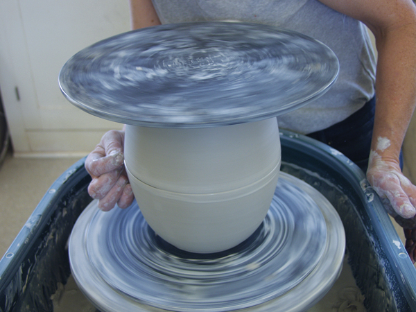 5 The angled edges should match up exactly. Use your fingers and ribs to gently smooth over the join.
