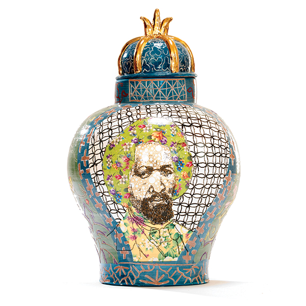 Frederick Douglass/Arthur Ashe Urn, 18 in. (46 cm) in height, porcelain, china paint, gold luster, 2017. Photo: KeneK Photography.