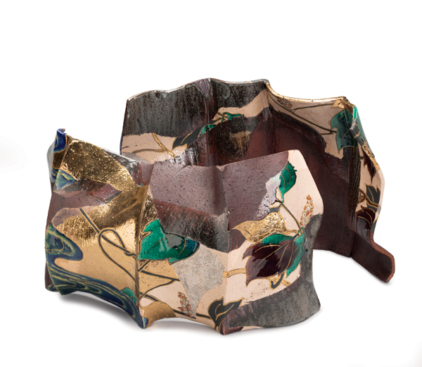 2 Takuo Nakamura’s Vessel That is Not a Vessel, 16½ in. (42 cm) in width, glazed stoneware, 2016.