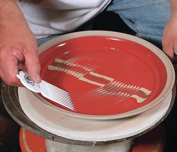 10 Combing a simple pattern through trailed slip. All photos: Judi Dyelle.