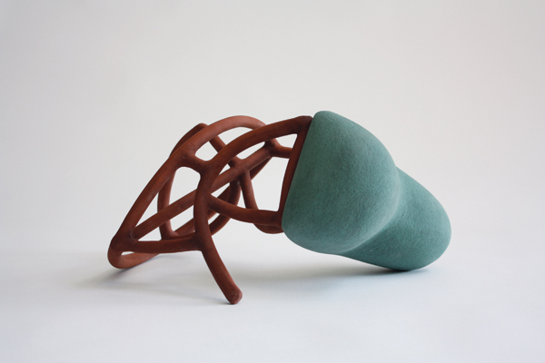 1 Daphne Corregan and Gilles Suffren’s Variation 13, 14 in. (36 cm) in length, stoneware, 2015. Photos: Gilles Suffren.