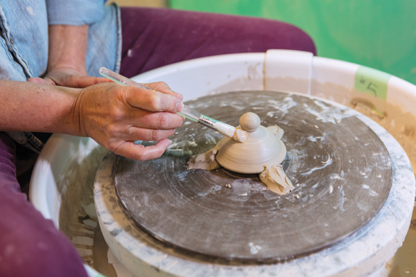 3 When making the lid, consider throwing a knob large enough and thick enough to carve a hole through.