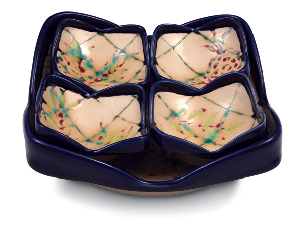 2 Shana Salaff’s sushi set, 10 in. (25 cm) in diameter, porcelain, fired to cone 5 in oxidation.