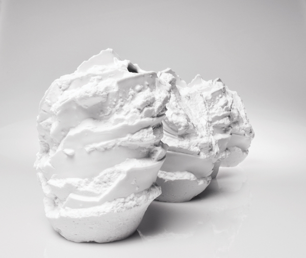 1 Brian Caponi’s Saggar|Form Series: Variation #8, 9½ in. (24 cm) in height, slip-cast Jingdezhen porcelain, glaze, fired to cone 11 in reduction, 2017.