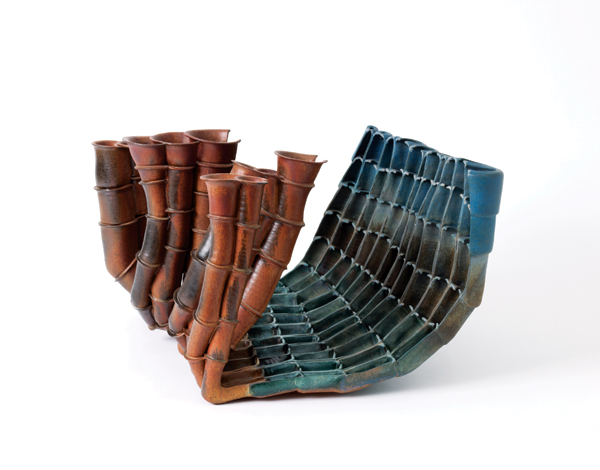 6 Objekt (Bäume vor Himmel) (Object (Trees in Front of the Sky)), 24 in. (61 cm) in length, red stoneware, 1991. Photo: A. Laurenzo. Copyright and courtesy of Munich Pinakothek Die Neue Sammlung—The Design Museum.