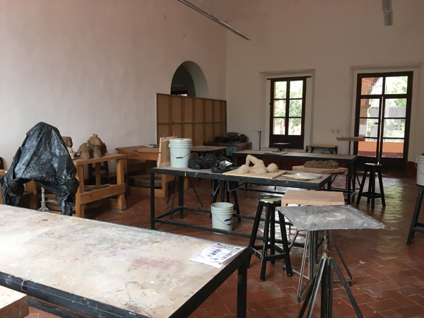 6 Bellas Artes’ handbuilding studio.