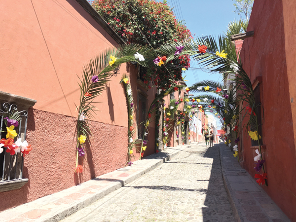 4 Decorated street for an Easter festival in SMA.