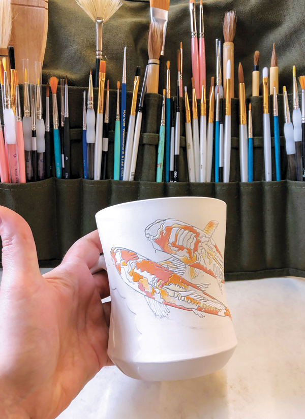 4 Dilute the underglazes with water and apply them in layers of varied thickness.